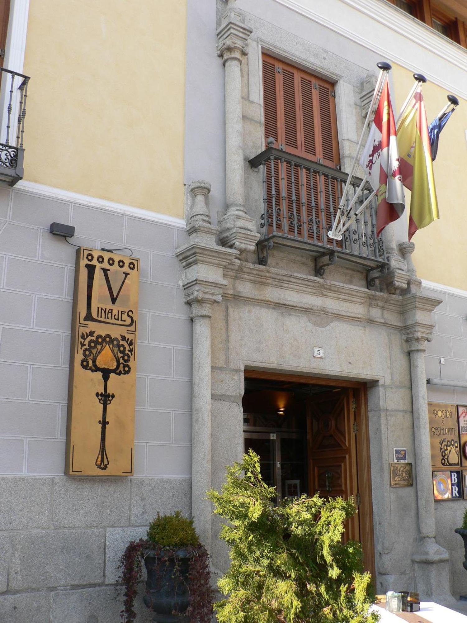 Posada Real Los Cinco Linajes Arévalo Extérieur photo